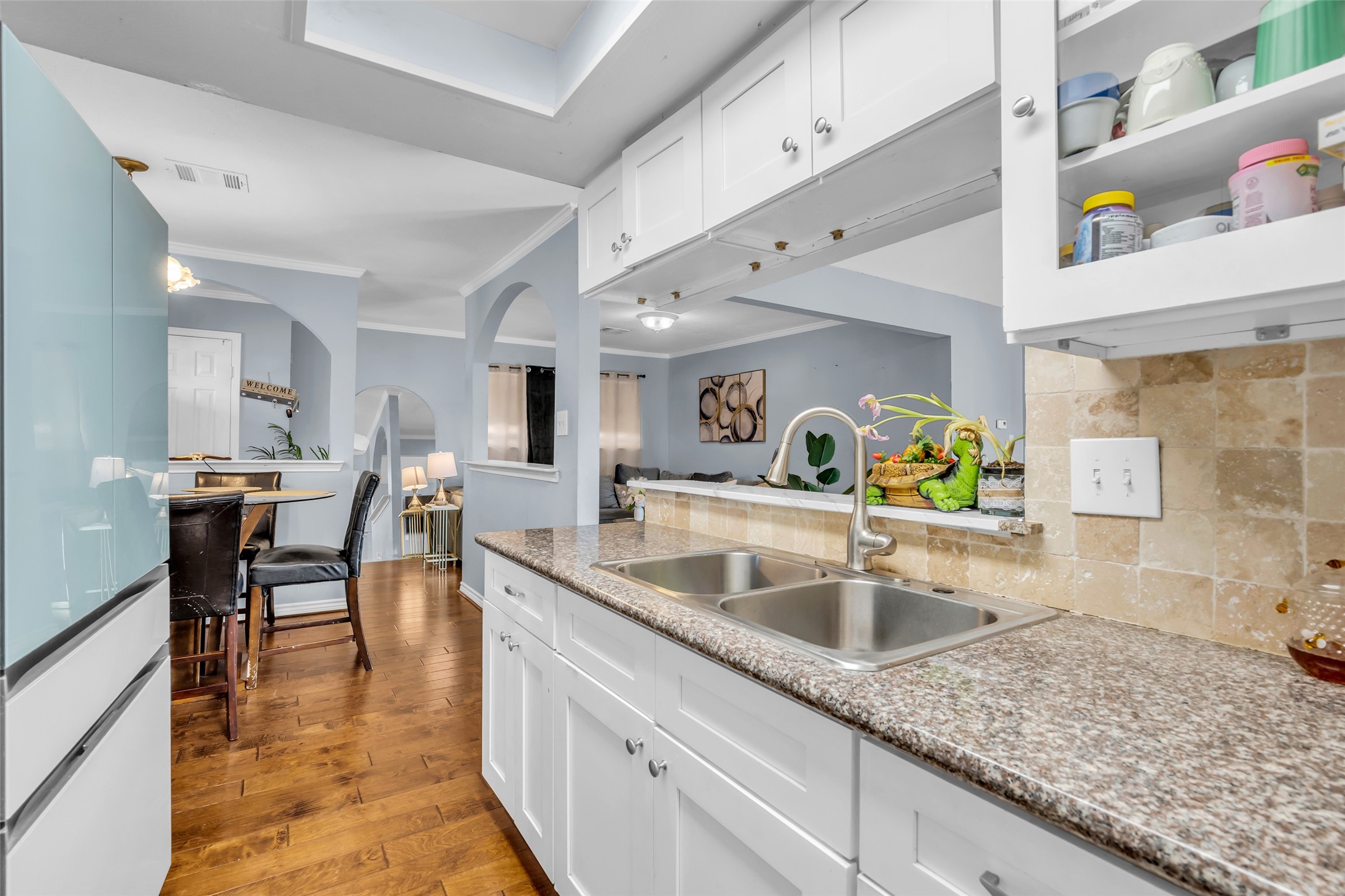 10730 Filey Lane Houston, TX 77013 - Photo 9 of 25 A double sink and plenty of counter space for all your favorite receipes!