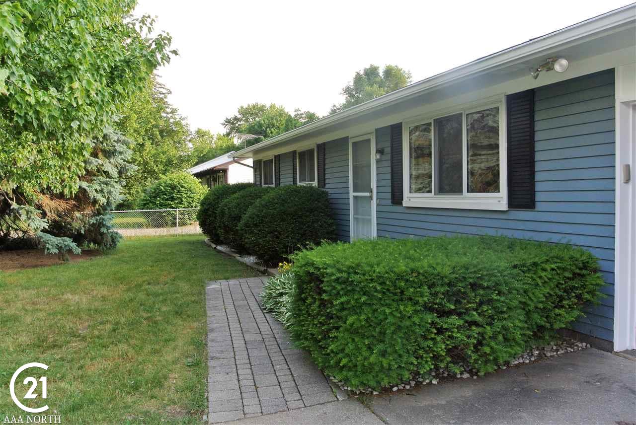 2410 Melvin Avenue Rochester Hills, MI 48307 - Photo 2 of 25