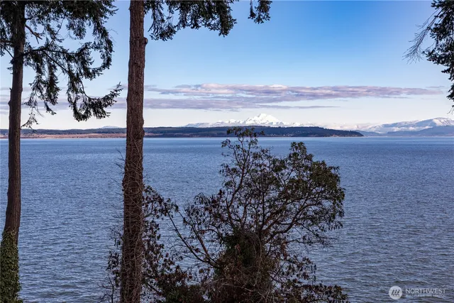 $1,297,000 | 352 Marine Drive, Coupeville, WA 98239