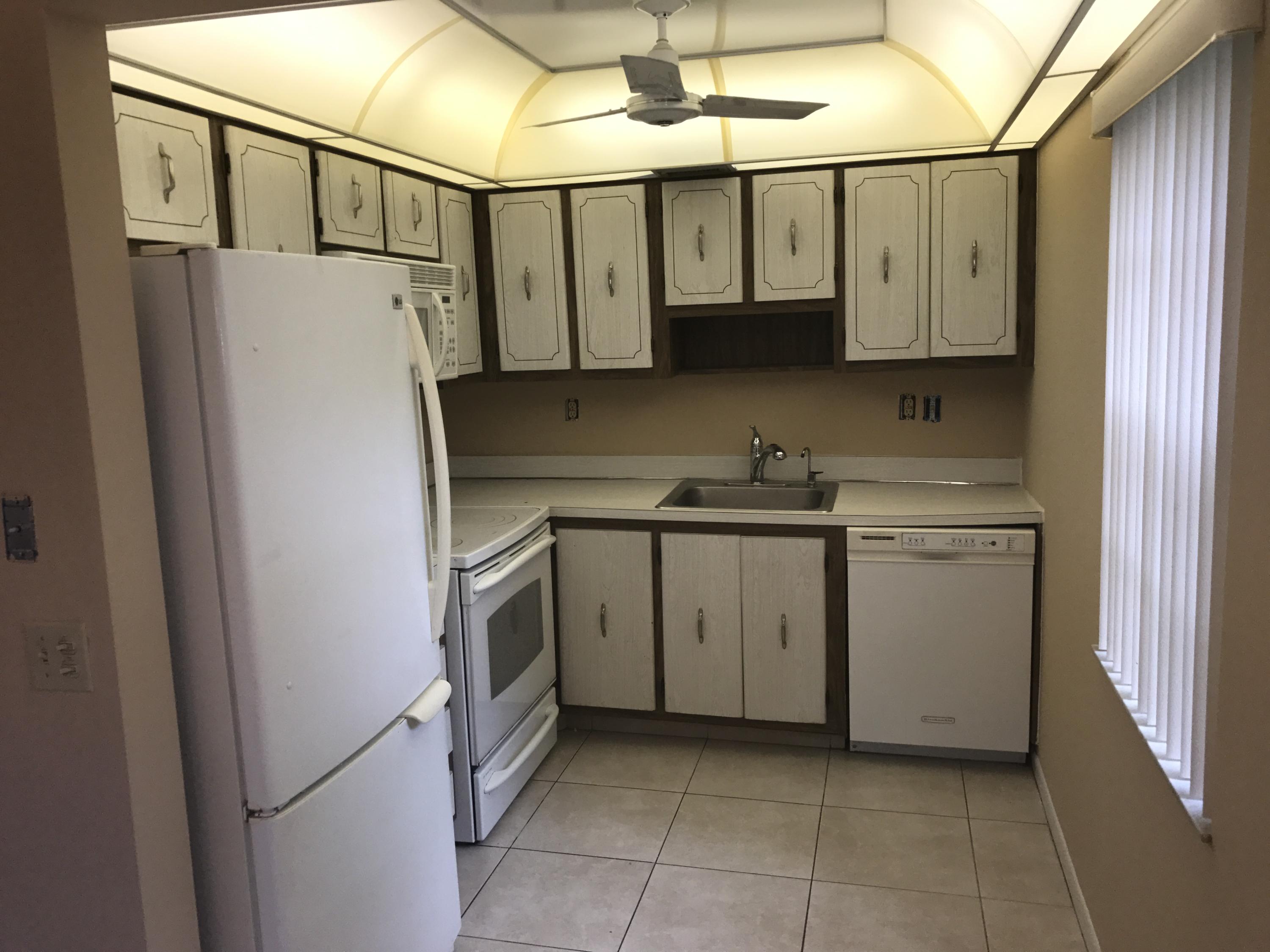155 Piedmont F, Unit D Delray Beach, FL 33484 - Photo 7 of 14 IMG_5912