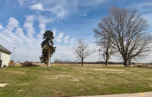 $85,000 | 60 Cobblestone Lane, Le Claire, IA 52753