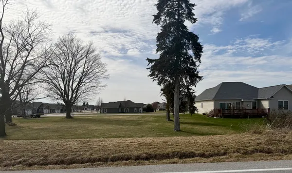 $85,000 | 60 Cobblestone Lane, Le Claire, IA 52753
