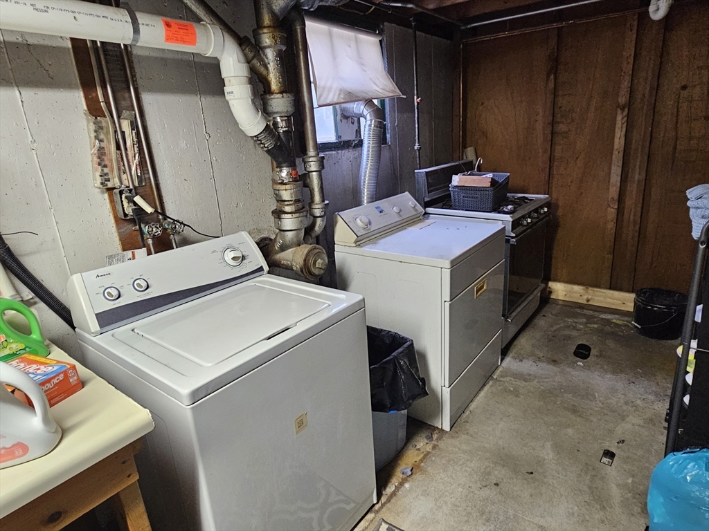 5 William Street Acushnet, MA 02743 - Photo 16 of 20 a utility room with dryer and washer
