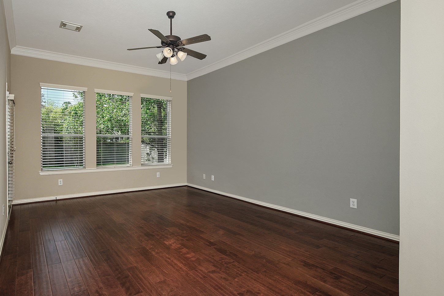 35 Granite Path Place Spring, TX 77389 - Photo 13 of 40 Primary Suite