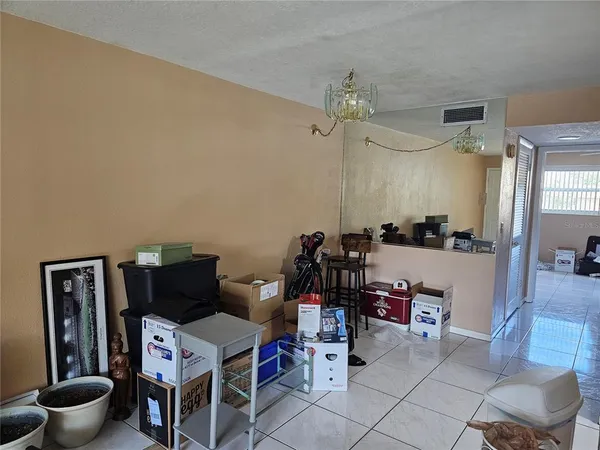 $1,400 | 2525 West Bay Drive, Unit B22, Largo, FL 33770