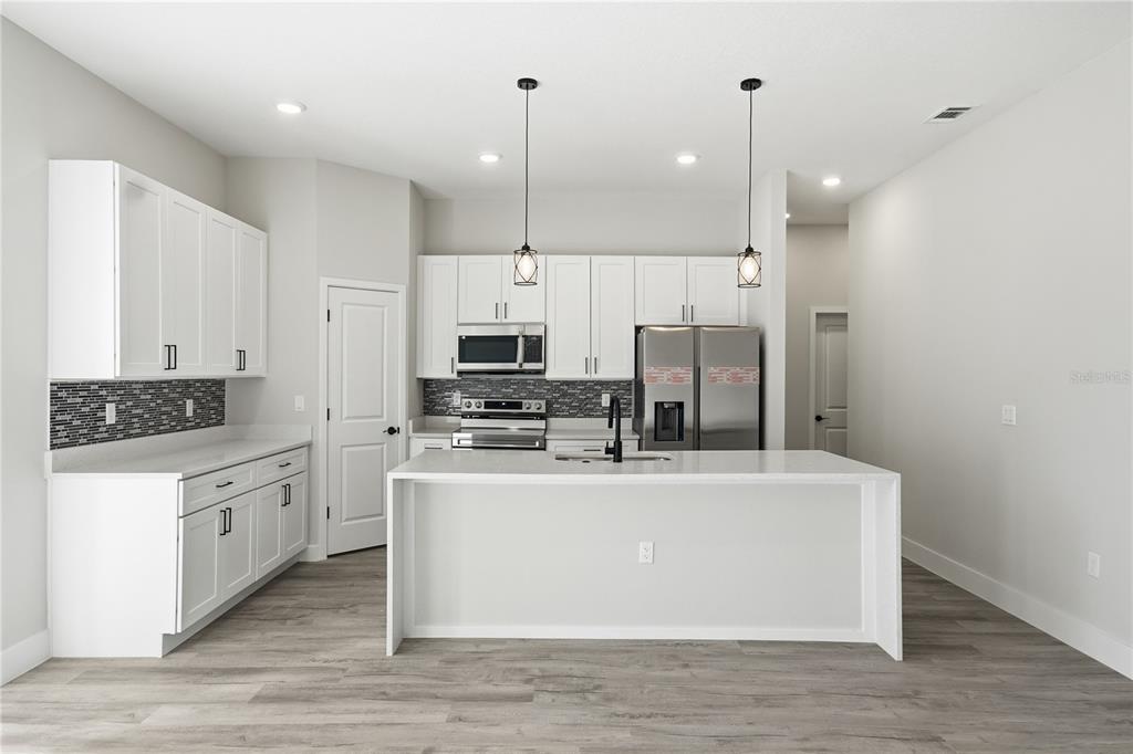 13690 Southwest 43rd Circle Ocala, FL 34473 - Photo 14 of 35 Gallery Image 14