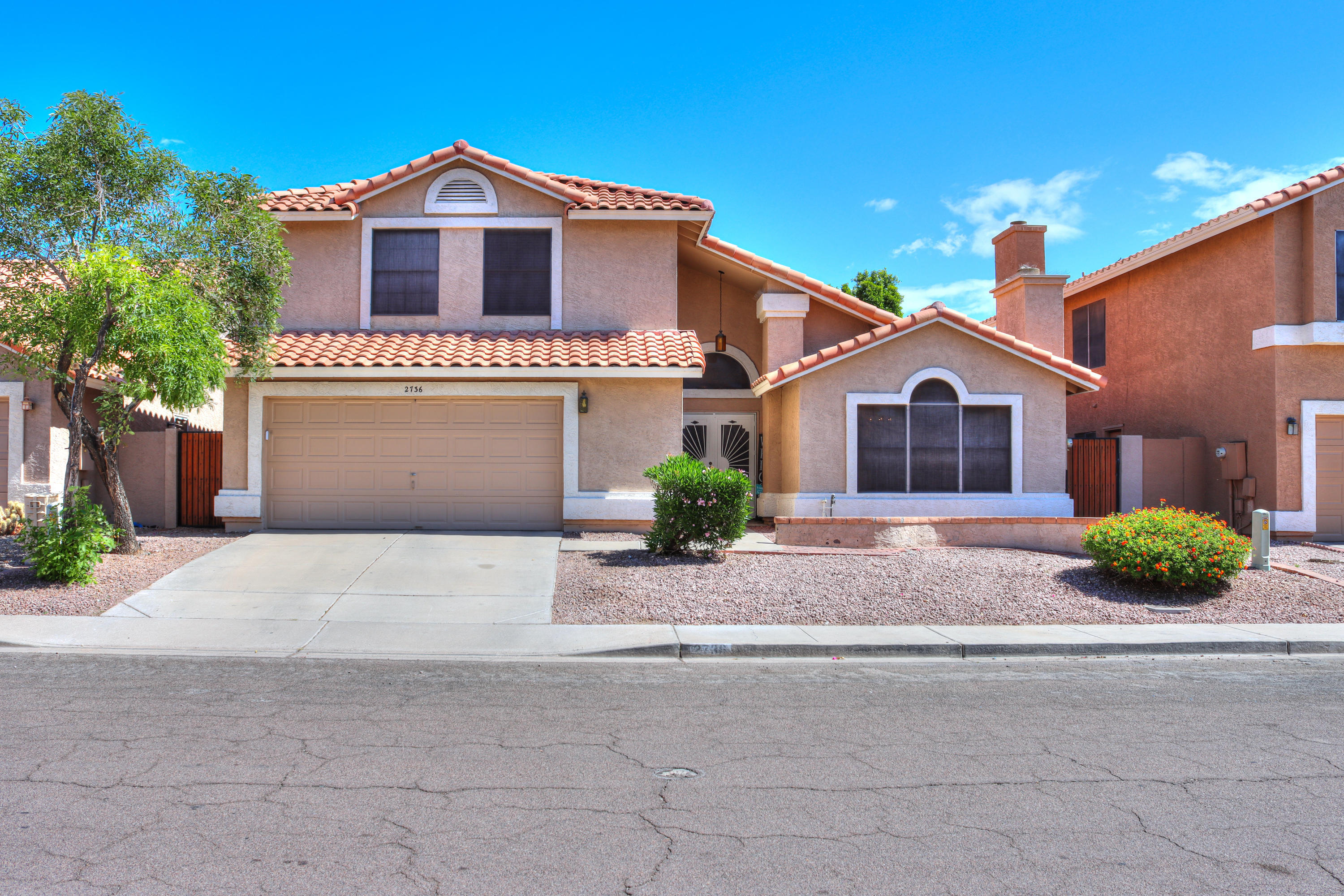 2736 East Rockledge Road Phoenix, AZ 85048 - Photo 2 of 39 04