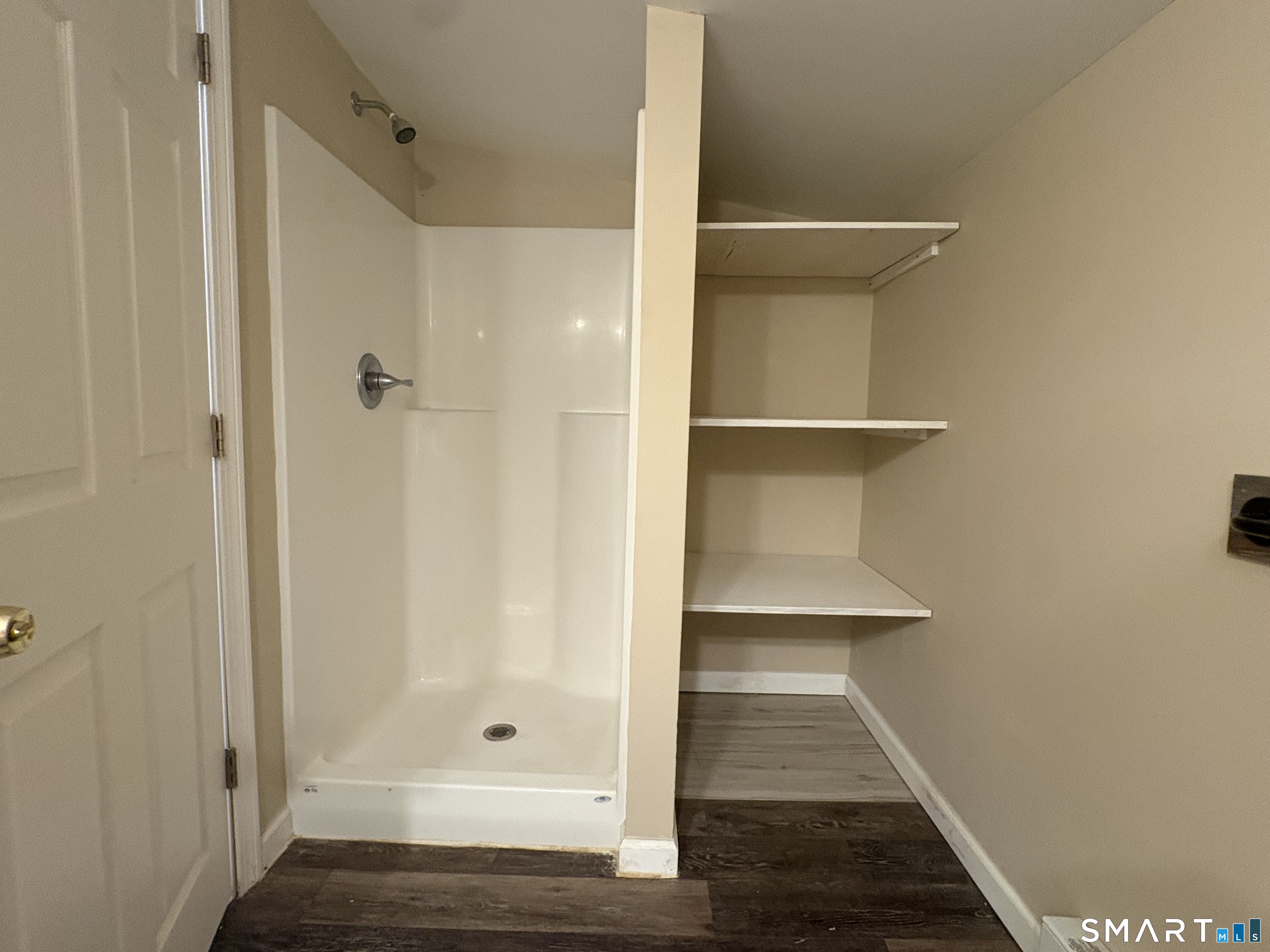 1185 Randolph Road, Unit BACK Middletown, CT 06457 - Photo 6 of 14 Gallery Image 6