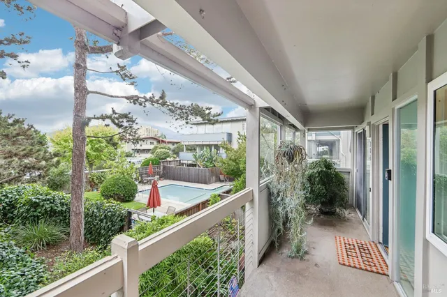 $799,000 | 290 VÃa Casitas, Unit 206, Greenbrae, CA 94904