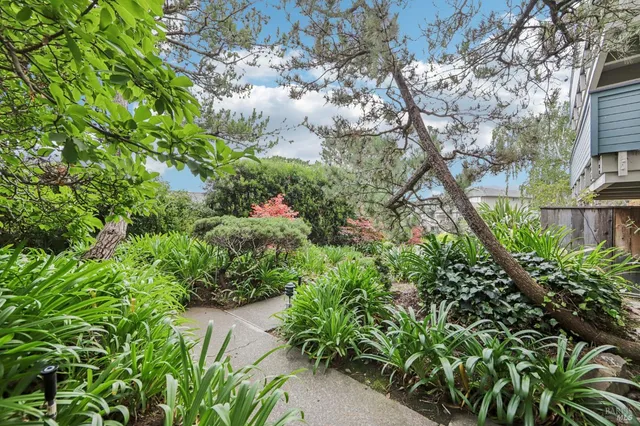 $799,000 | 290 VÃa Casitas, Unit 206, Greenbrae, CA 94904