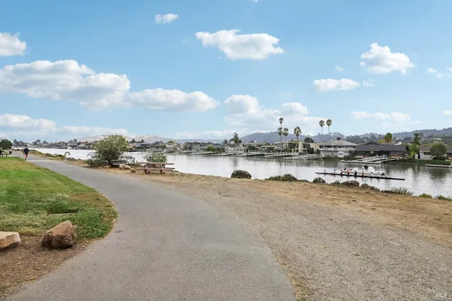 $799,000 | 290 VÃa Casitas, Unit 206, Greenbrae, CA 94904