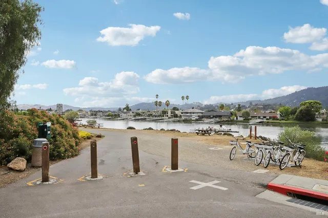 $799,000 | 290 VÃa Casitas, Unit 206, Greenbrae, CA 94904