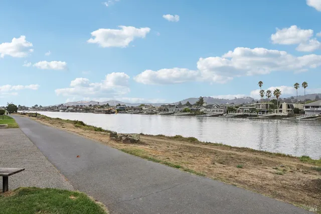 $799,000 | 290 VÃa Casitas, Unit 206, Greenbrae, CA 94904