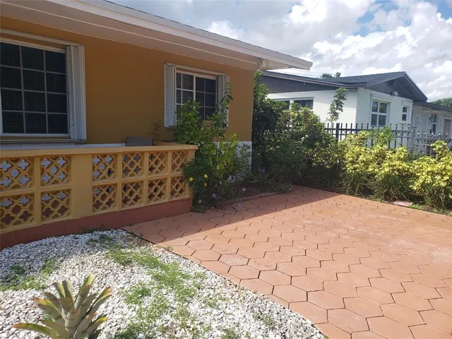 $599,999 | 19720 Northeast 10th Court, Miami, FL 33179
