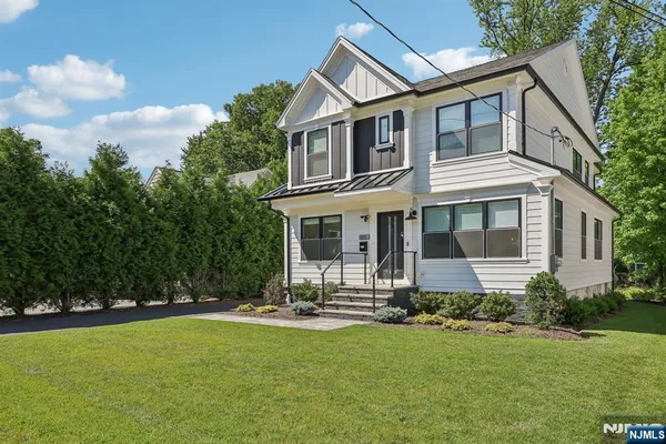 $1,299,999 | 676 Ridgewood Avenue, Oradell, NJ 07649