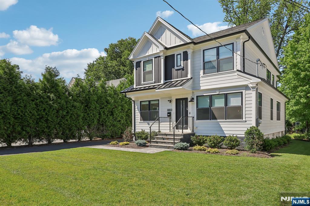 676 Ridgewood Avenue Oradell, NJ 07649 - Photo 1 of 50