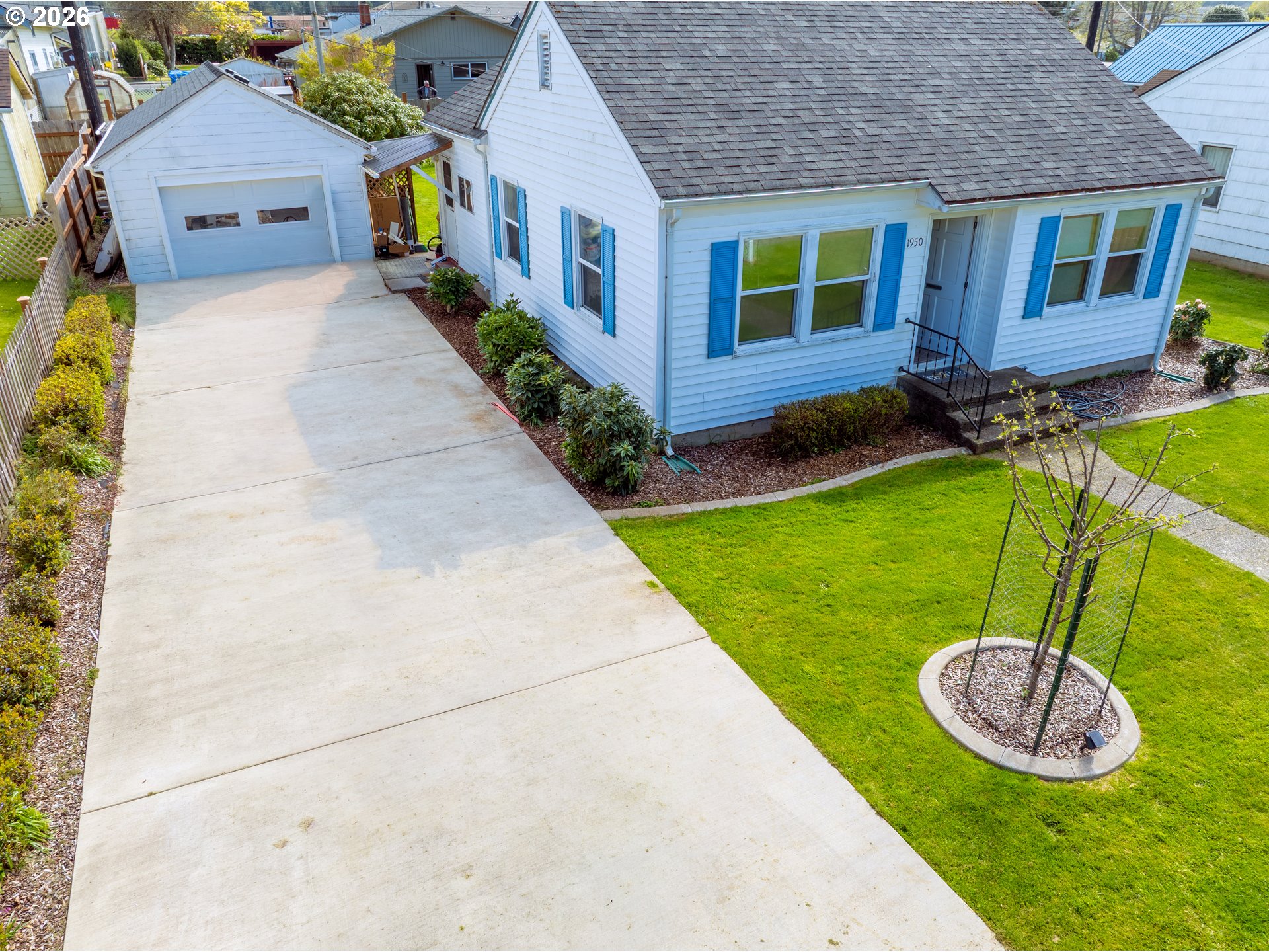 1950 Greenwood Avenue Reedsport, OR 97467 - Photo 3 of 31