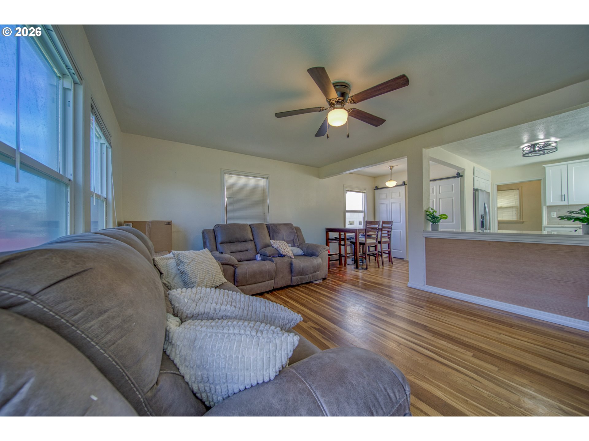 1950 Greenwood Avenue Reedsport, OR 97467 - Photo 6 of 31 Living Room