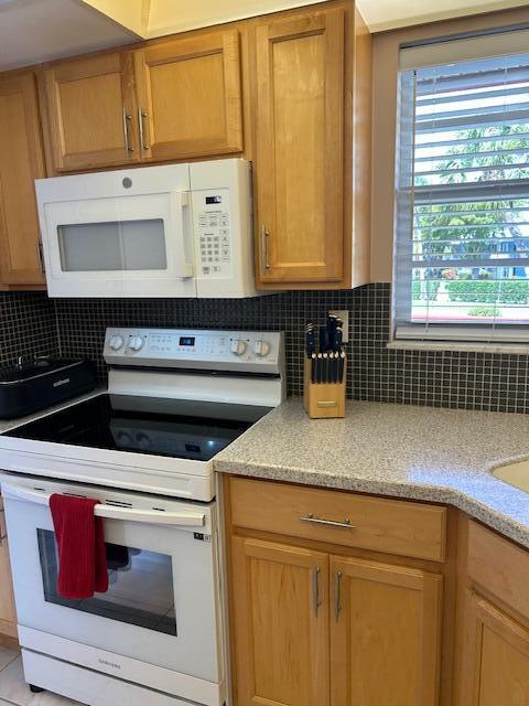 1903 Southwest Palm City Road, Unit 2 Stuart, FL 34994 - Photo 13 of 27 IMG_1377