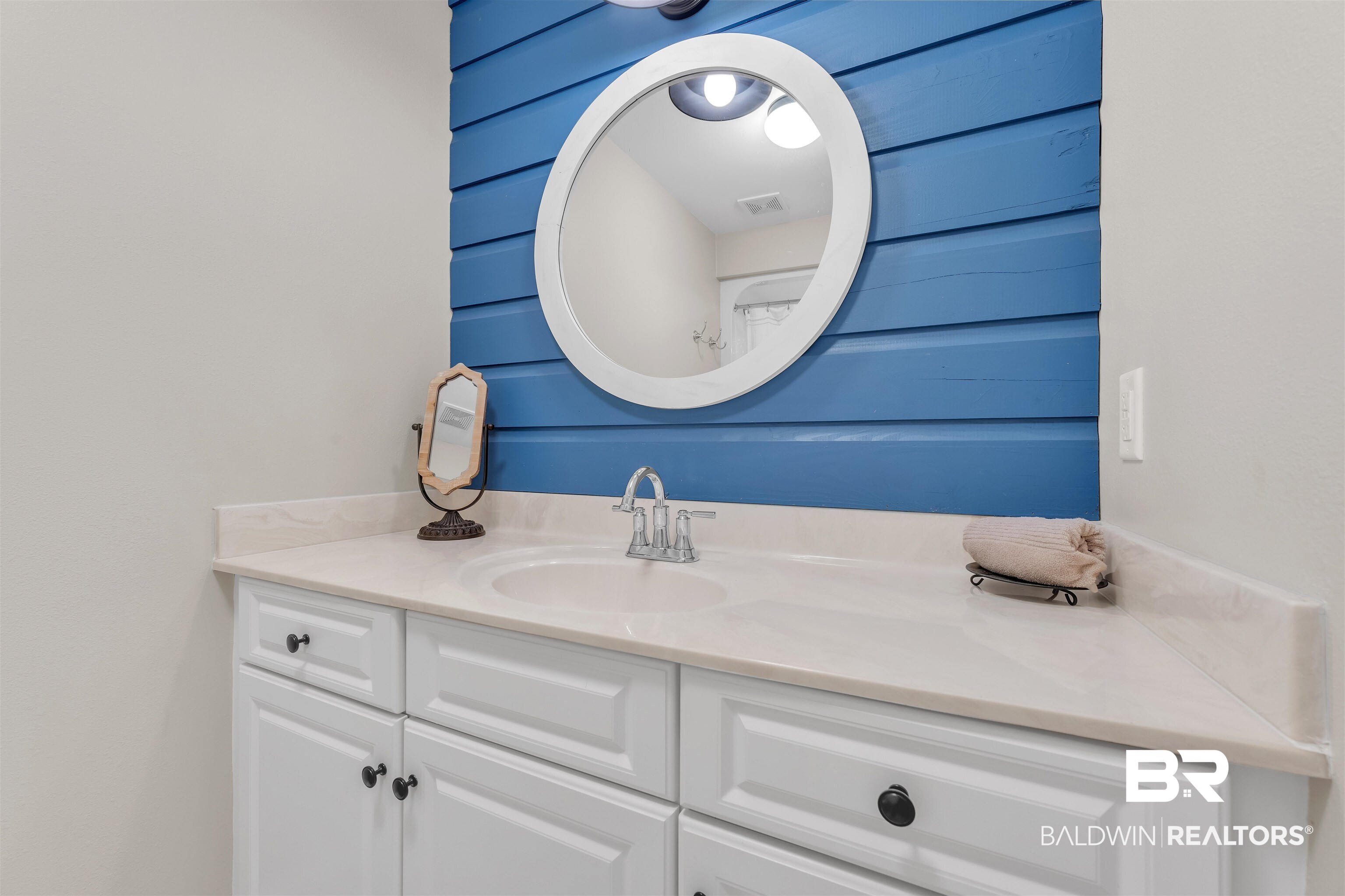 27582 Canal Road, Unit 2605 Orange Beach, AL 36561 - Photo 25 of 41 Bathroom featuring vanity