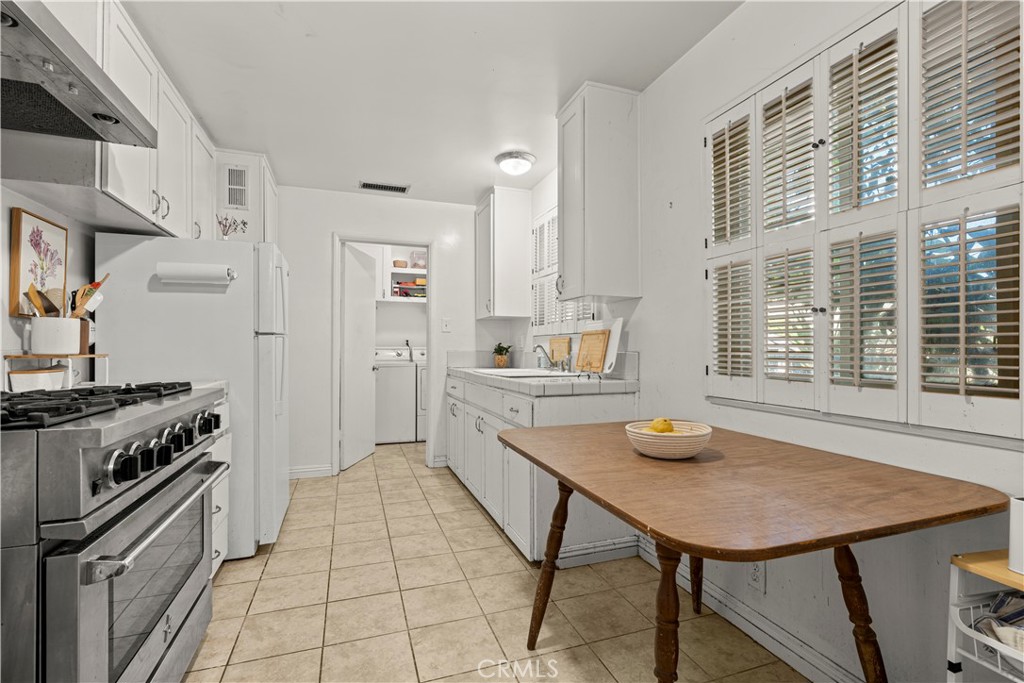 2736 West Court Street Rialto, CA 92376 - Photo 10 of 28 Gallery Image 10