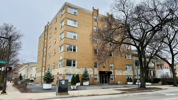 $3,295 | 1100 Church Street, Unit 601, Evanston, IL 60201