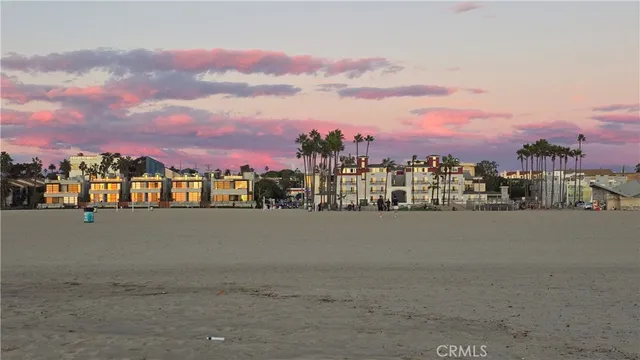 $1,995 | 44 Navy Street, Unit 6, Venice, CA 90291