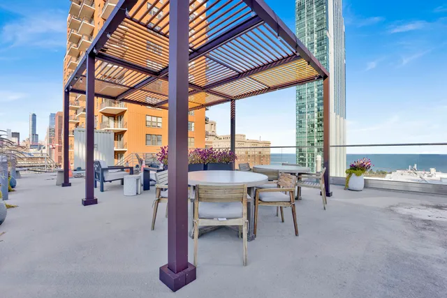 $395,000 | 40 East 9th Street, Unit 609, Chicago, IL 60605