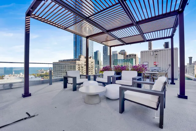$395,000 | 40 East 9th Street, Unit 609, Chicago, IL 60605