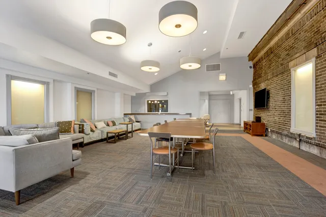 $395,000 | 40 East 9th Street, Unit 609, Chicago, IL 60605