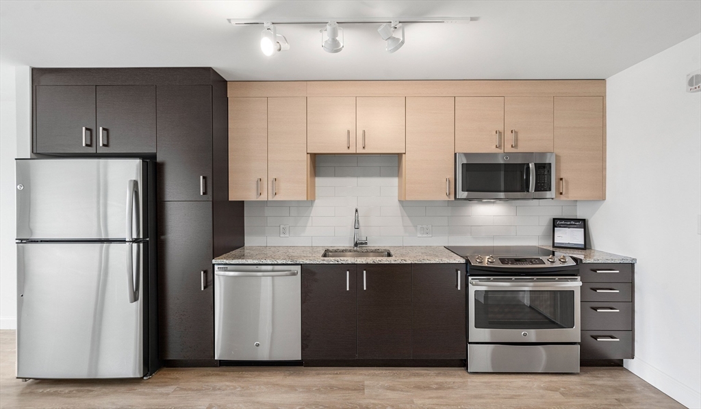 99 Kneeland Street, Unit 1907 Boston, MA 02111 - Photo 3 of 14