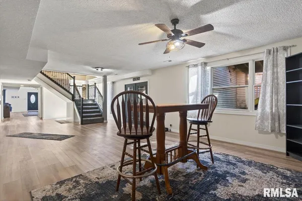 $609,900 | 7460 Rolling Oaks Drive, Sherman, IL 62684