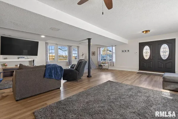 $609,900 | 7460 Rolling Oaks Drive, Sherman, IL 62684