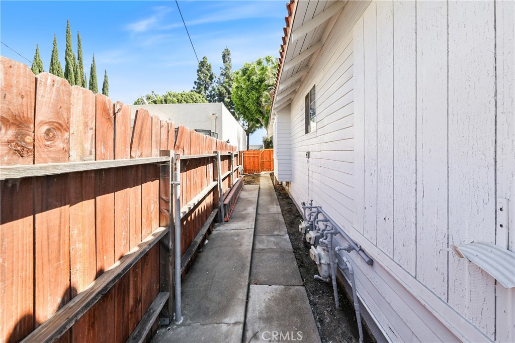 15323 Paramount Boulevard Paramount, CA 90723 - Photo 35 of 72 15329 Paramount Blvd: Home / Side Yard