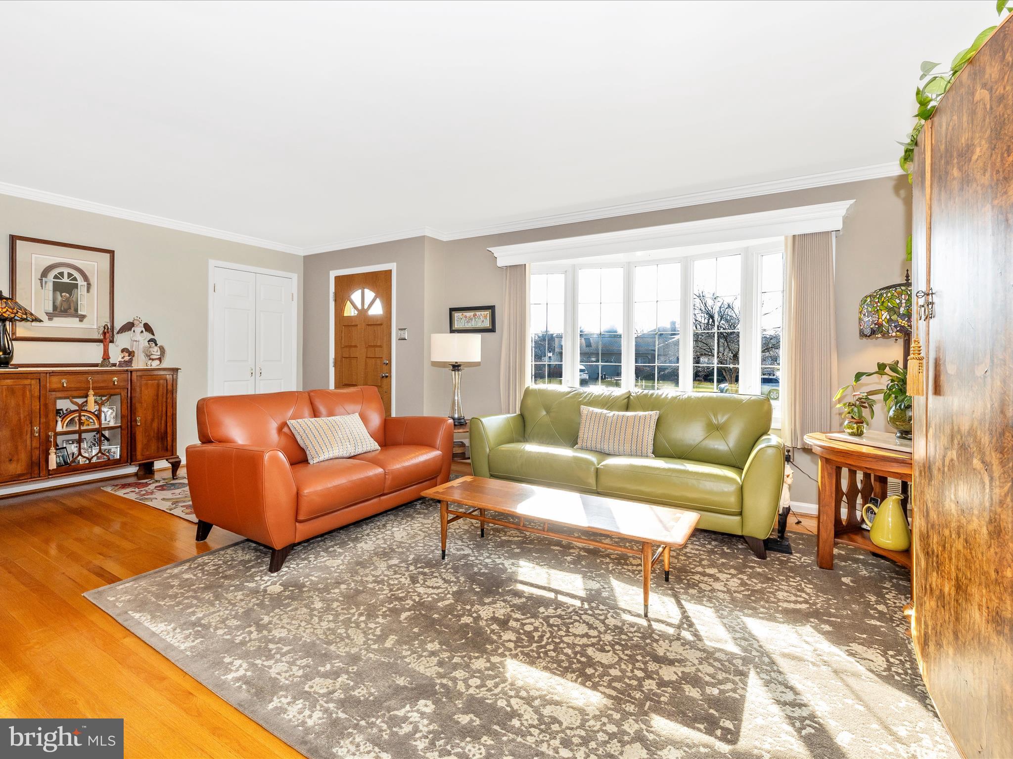 16 Kline Boulevard Frederick, MD 21701 - Photo 2 of 62 a living room with furniture and a rug