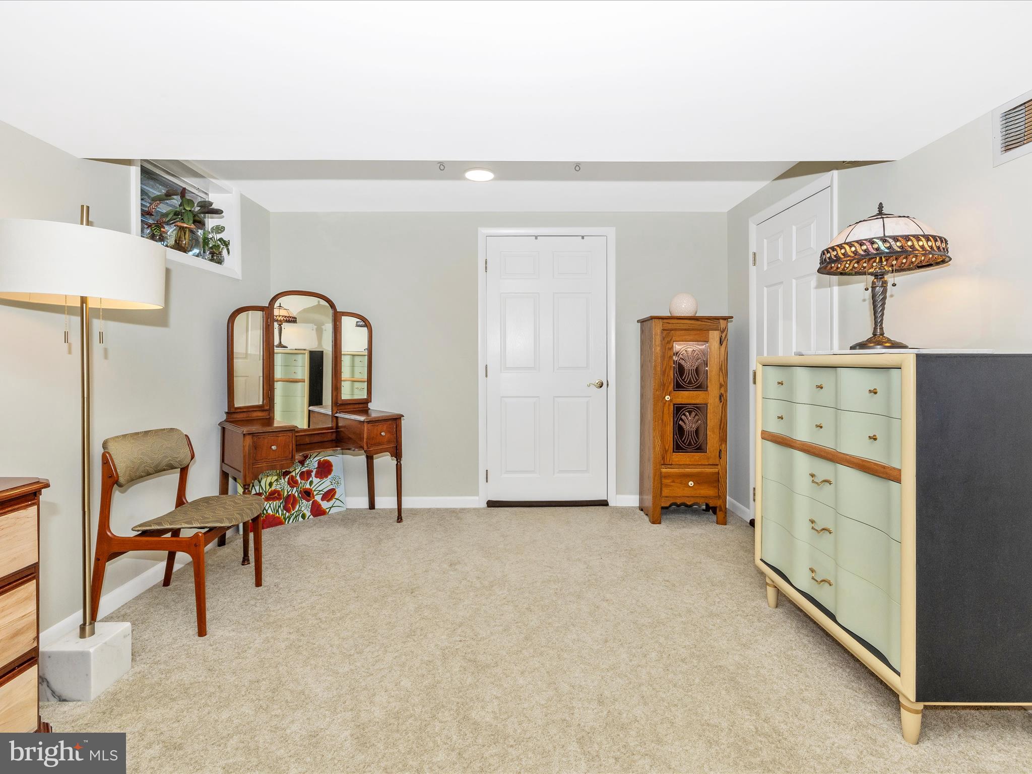 16 Kline Boulevard Frederick, MD 21701 - Photo 36 of 62 a view of a livingroom with furniture