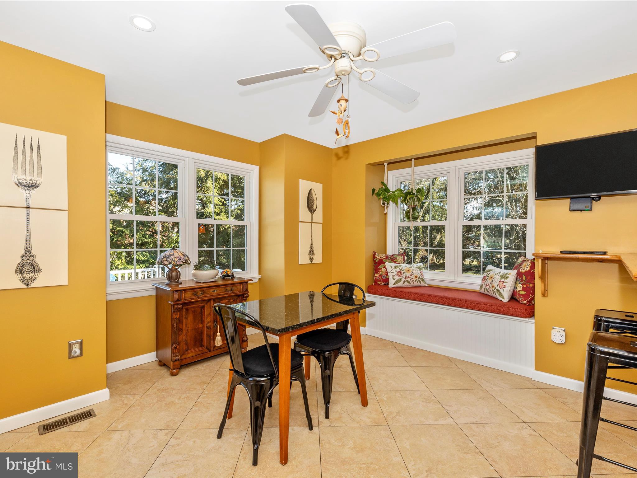 16 Kline Boulevard Frederick, MD 21701 - Photo 5 of 62 Breakfast Nook with heated floors