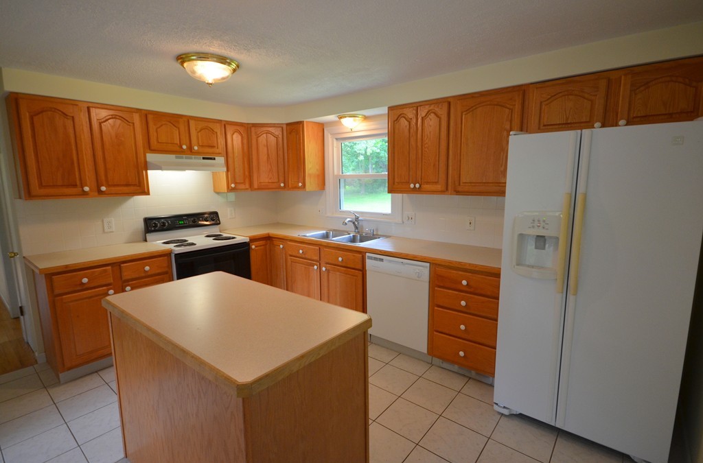 3 Yellow Farm Road Deerfield, MA 01373 - Photo 5 of 26 Gallery Image 5