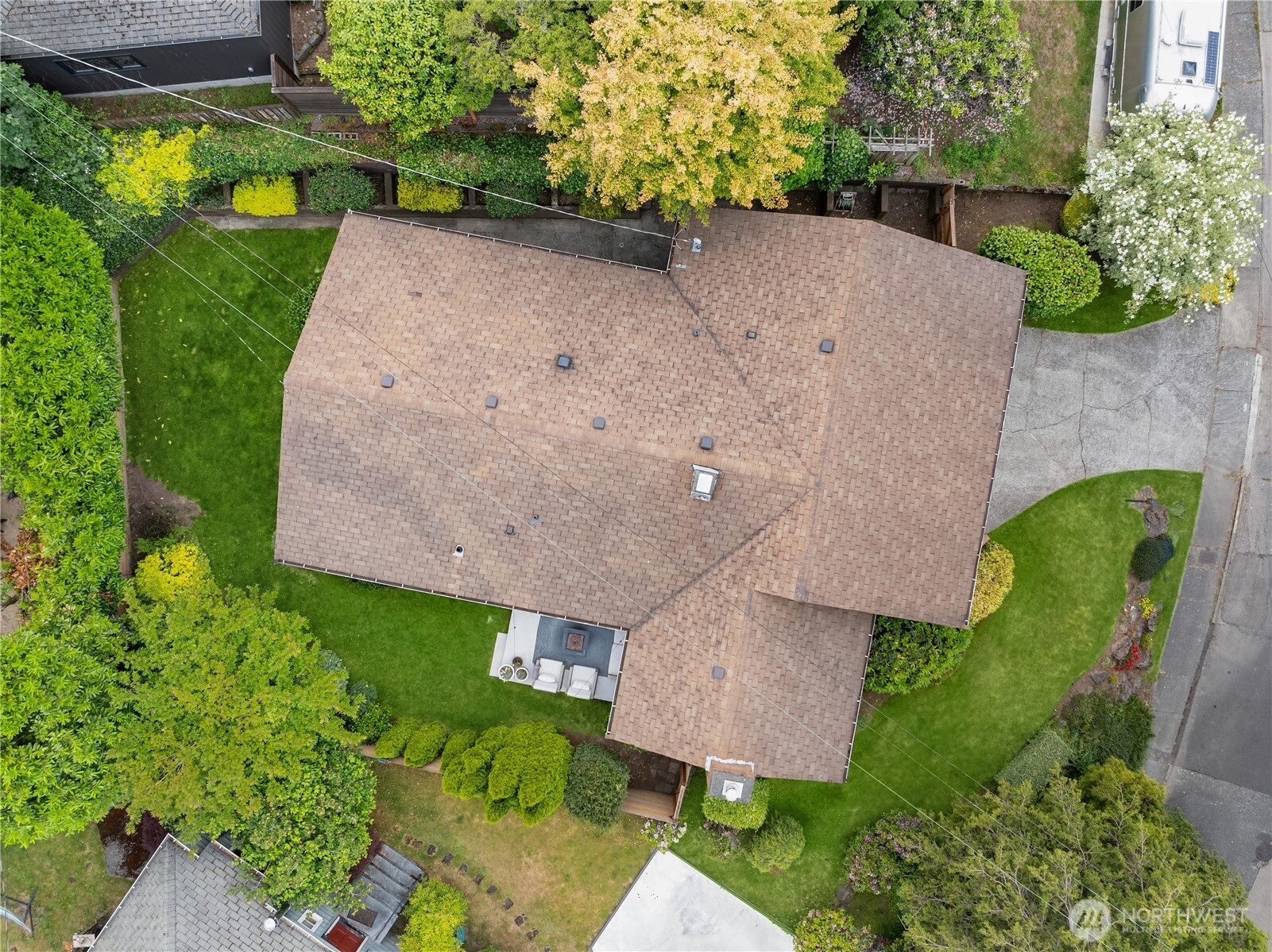 717 West Cremona Street Seattle, WA 98119 - Photo 23 of 30