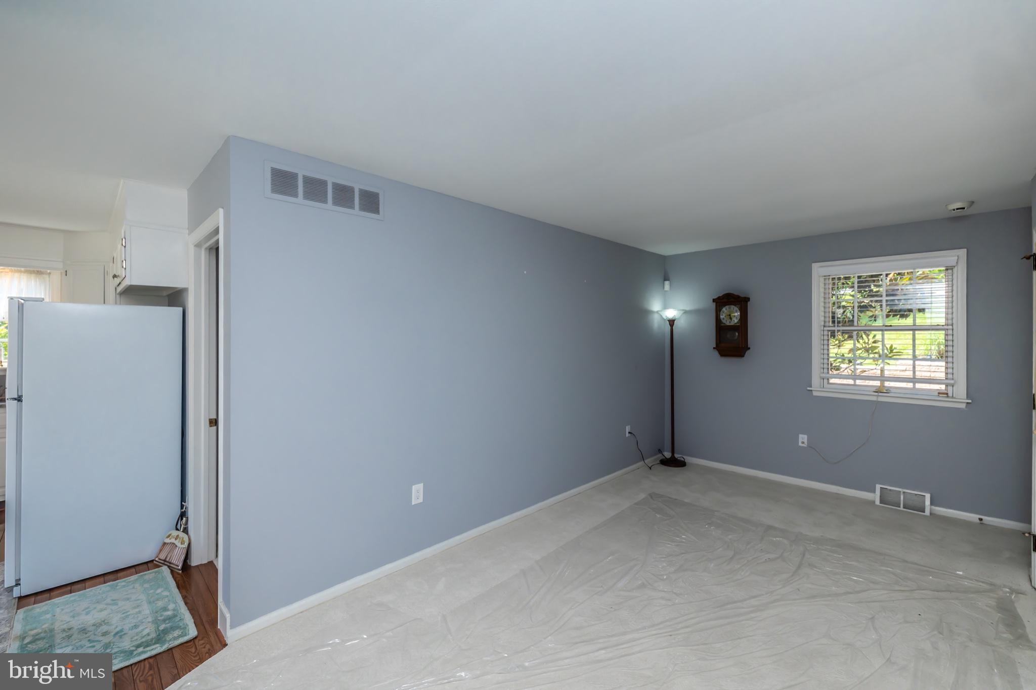 146 Logtown Road Media, PA 19063 - Photo 37 of 128 Spacious room with soft blue walls.