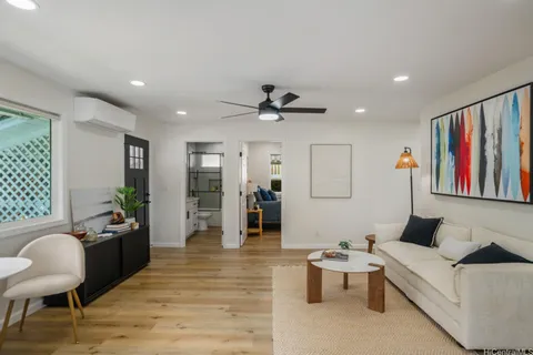 $1,350,000 | 855 Kainoa Place, Honolulu, HI 96821