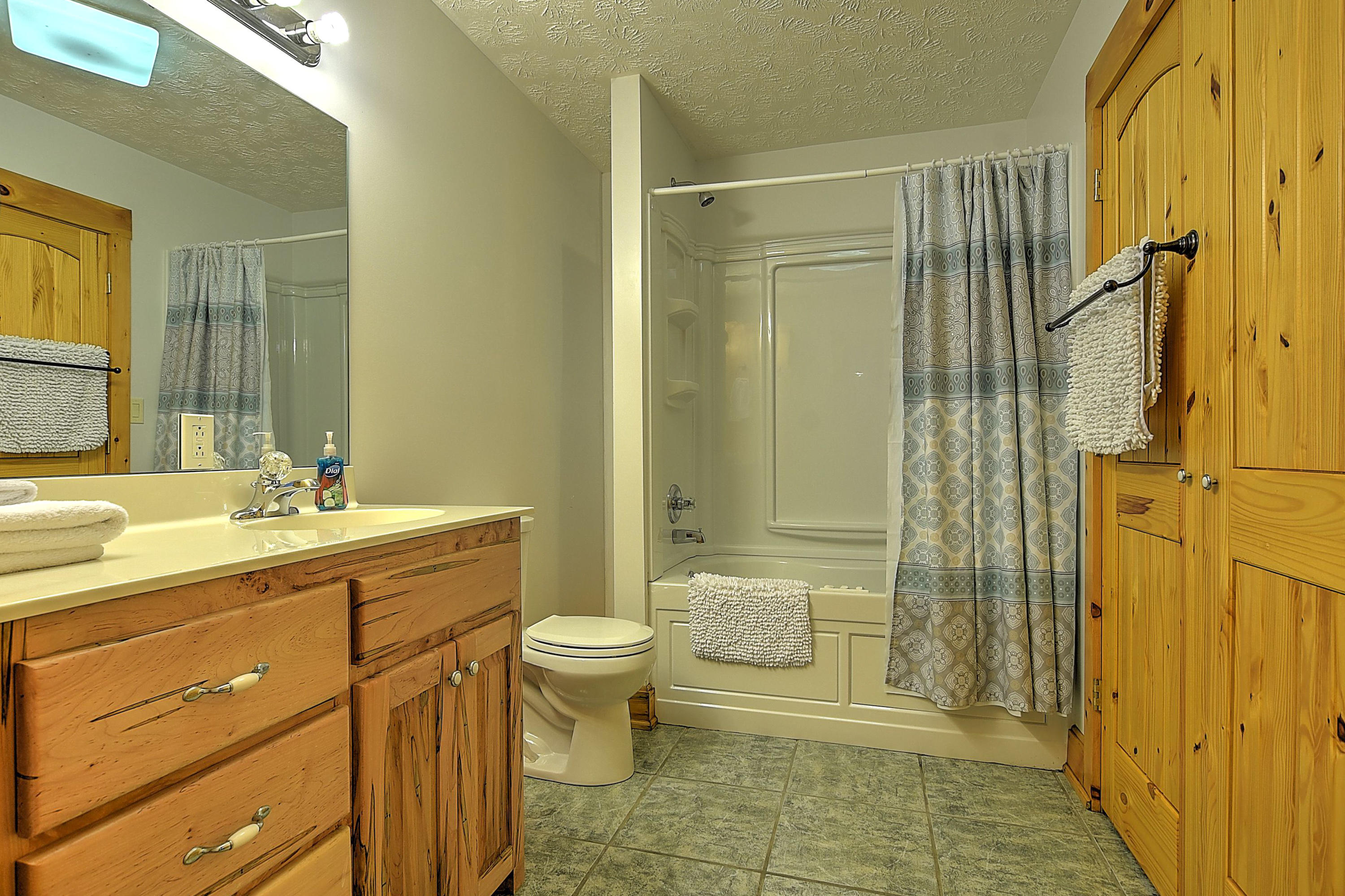 155 Cable Hollow Road Butler, TN 37640 - Photo 37 of 51 155 Cable Hollow Rd-34
