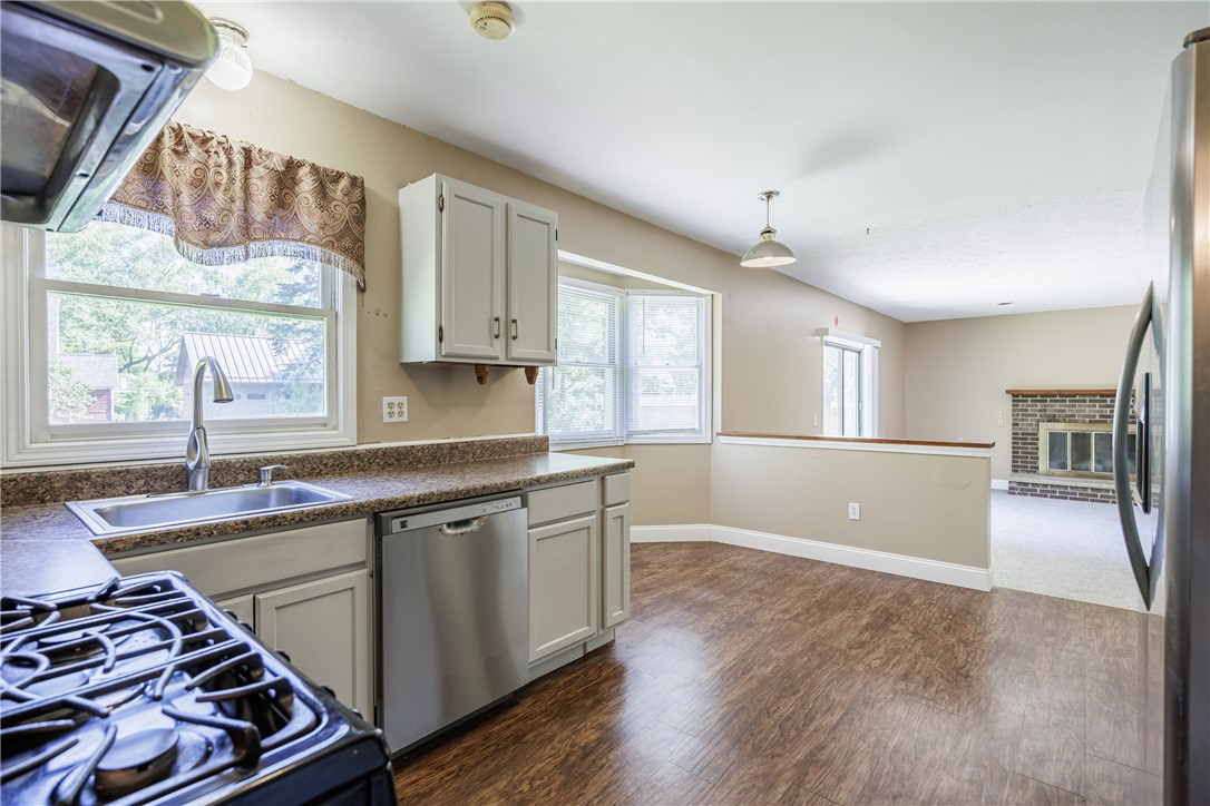12 French Meadow Lane Rochester, NY 14618 - Photo 8 of 39
