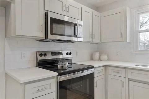 $439,000 | 1001 East Piatt Lane, Olathe, KS 66061