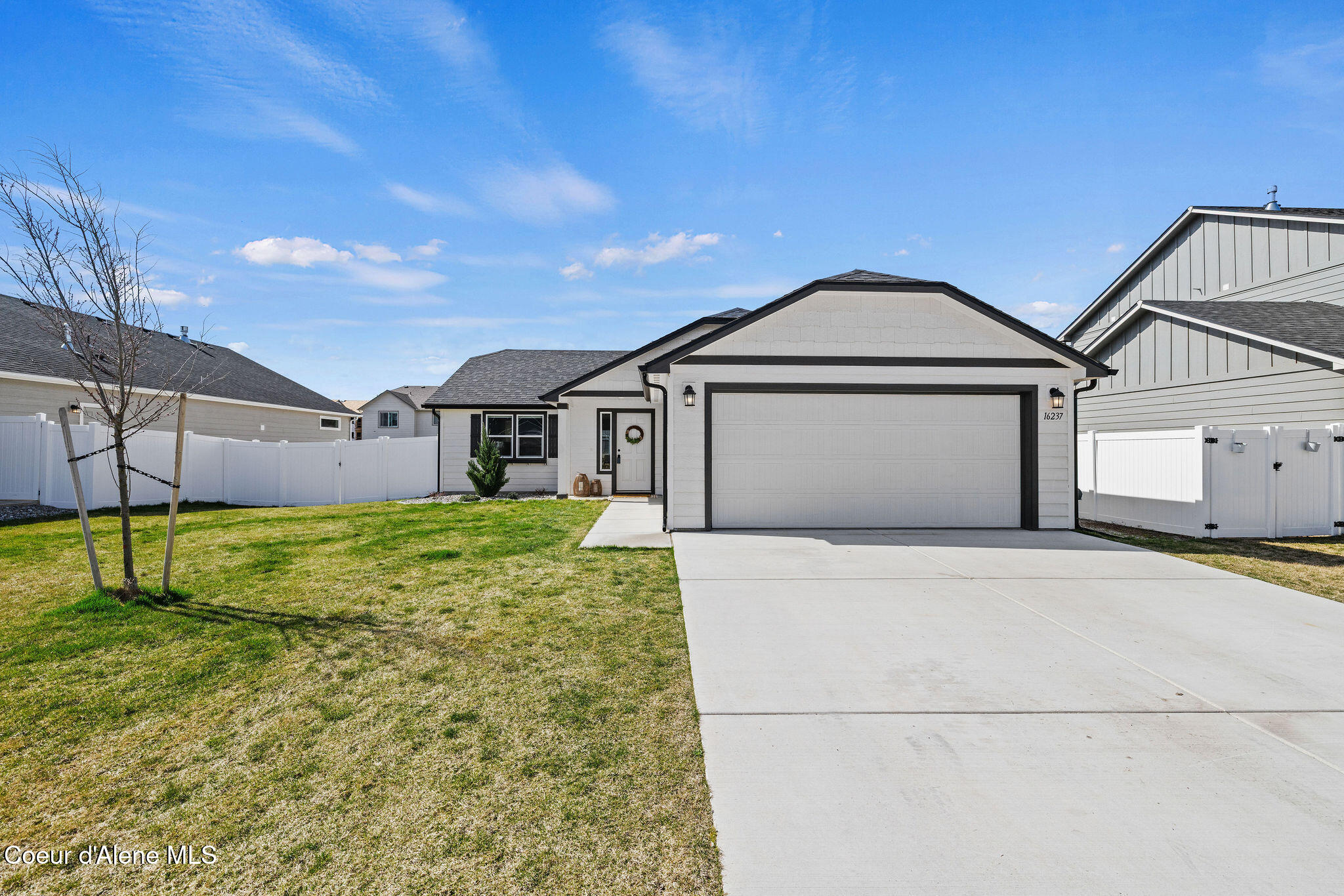 16237 Hadley Loop Rathdrum, ID 83858 - Photo 1 of 27 Main