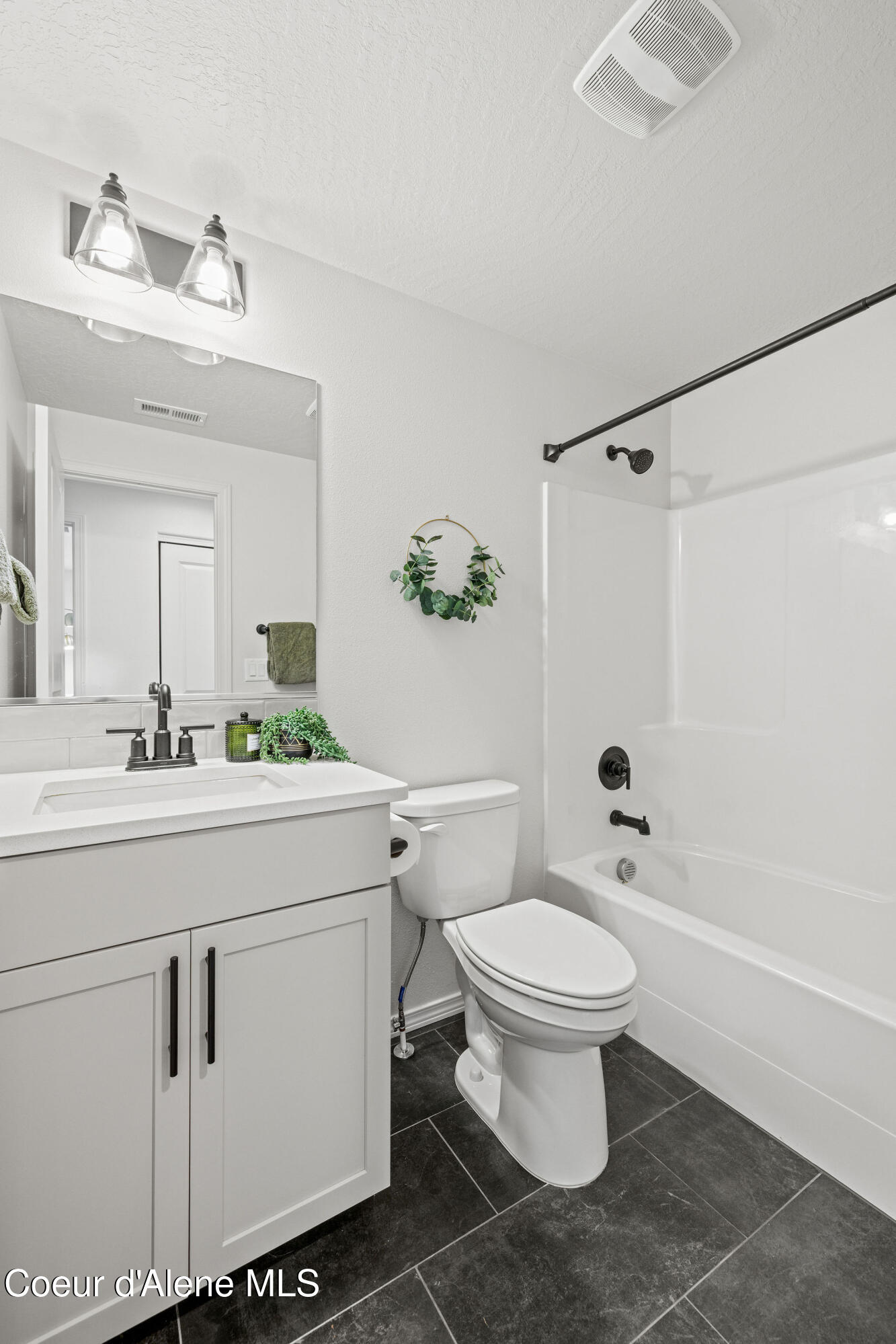 16237 Hadley Loop Rathdrum, ID 83858 - Photo 19 of 27 Shared Bathroom