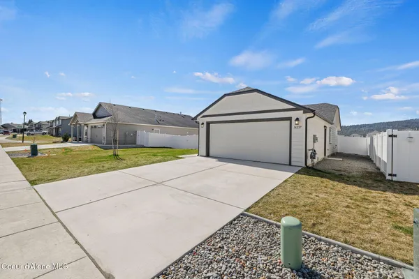 $468,000 | 16237 Hadley Loop, Rathdrum, ID 83858