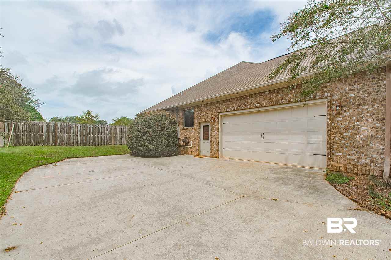 8541 Lake View Drive Fairhope, AL 36532 - Photo 50 of 50 Driveway and Garage