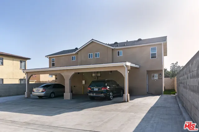 $2,900 | 1120 West 110th Street, Unit 1/2, Los Angeles, CA 90044