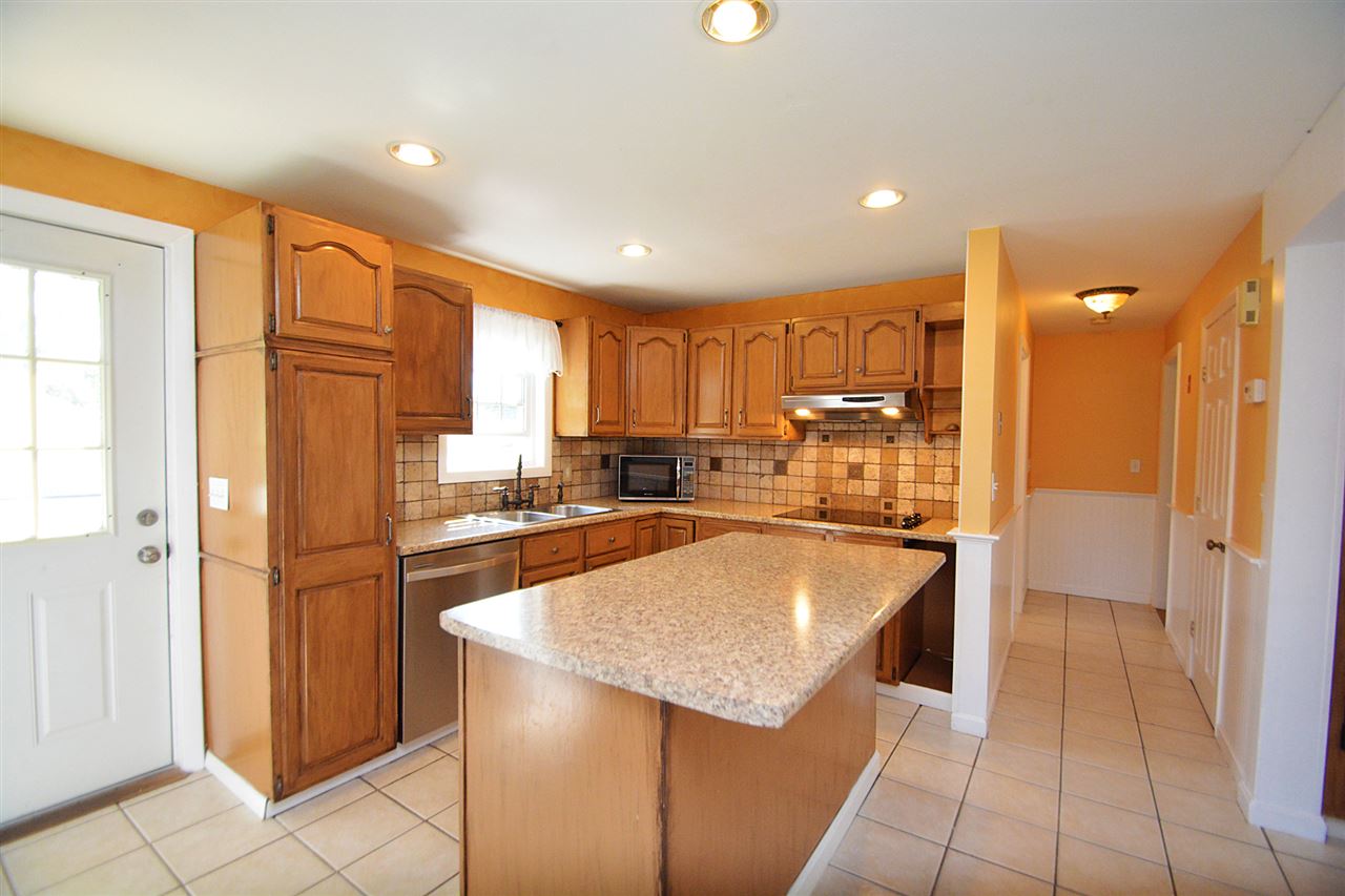 13 Gerrish Road Dover, NH 03820 - Photo 11 of 40